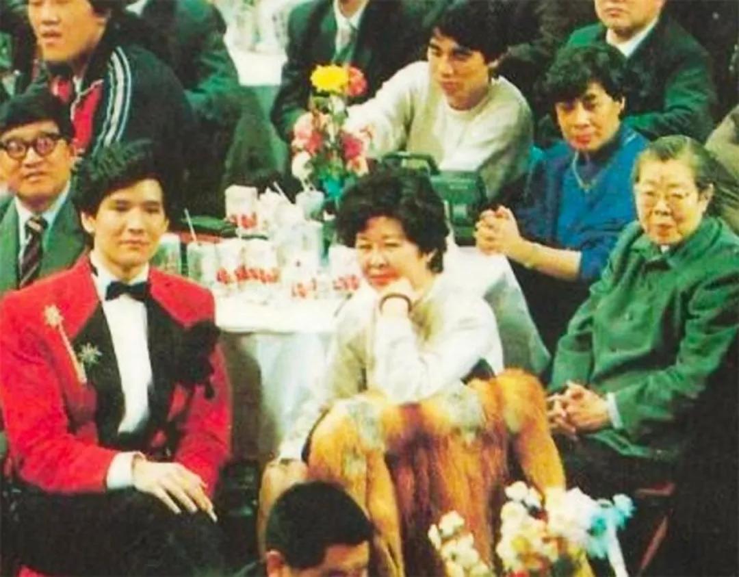 红楼梦草蛇灰线伏脉千里情节,红楼梦草蛇灰线伏脉千里什么意思