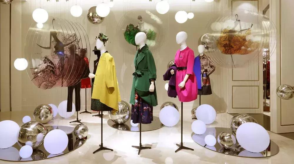 国产女装黑马，5000一件还遭疯抢！全凭这点做得好！