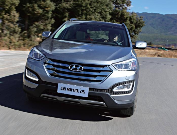 胜达选2.4还是2.0t,胜达2驱和4驱油耗