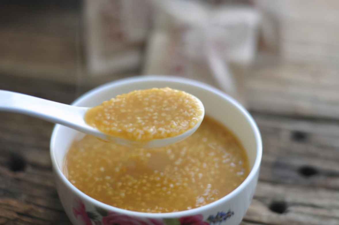 煮小米粥怎么让粥变粘稠,熬小米粥最正确的做法