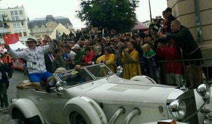 成龙各个时期战斗力,成龙在影视界中有多强的实力