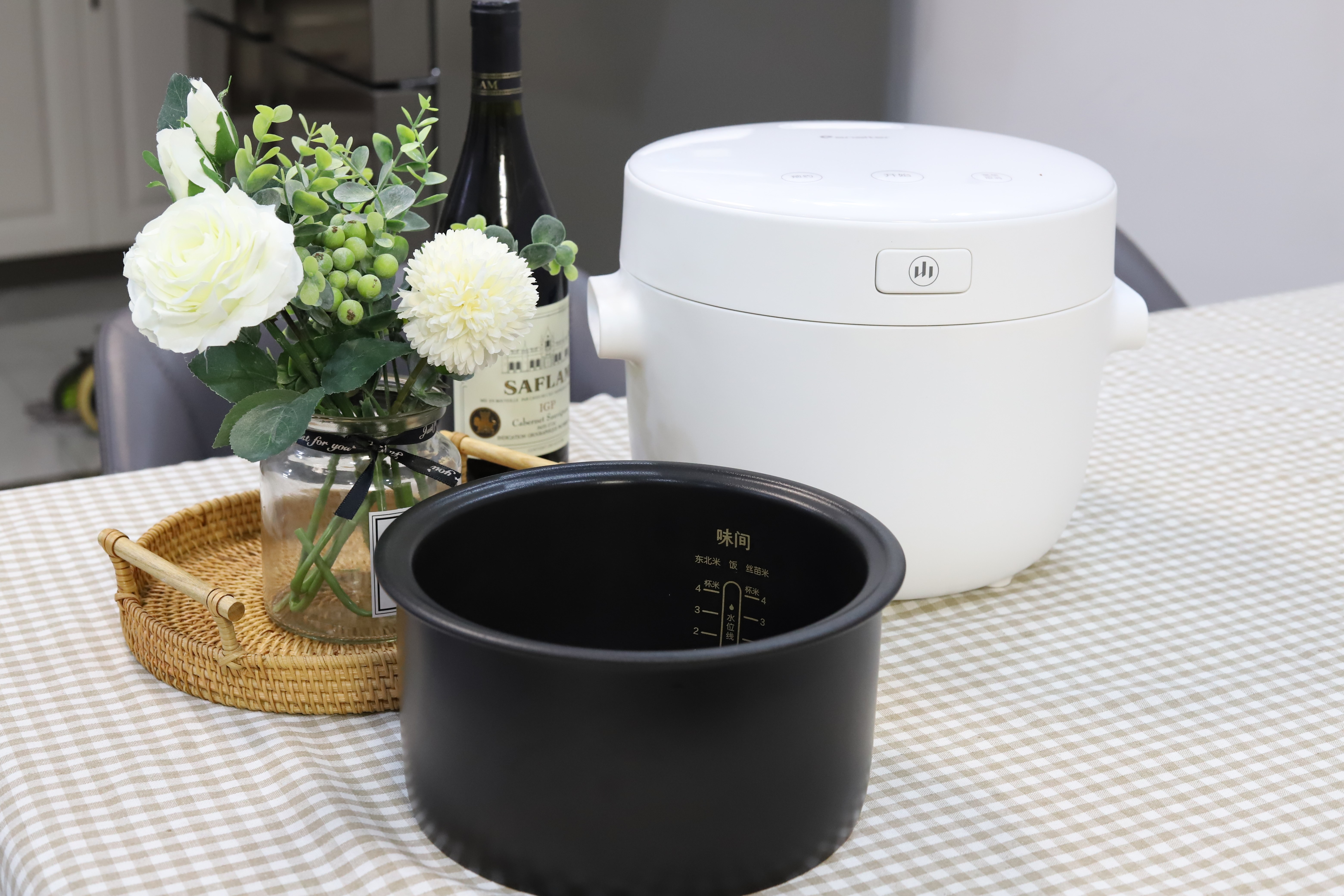 伊莱特陶土电饭煲怎么使用,伊莱特新款电饭煲使用教程