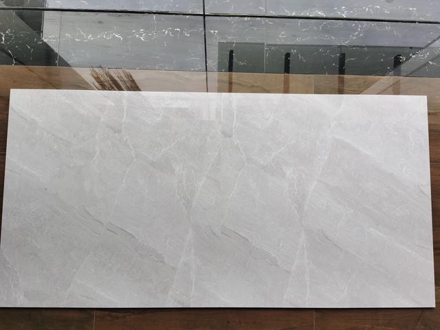 客厅瓷砖亮面还是磨砂,客厅瓷砖亮面好还是柔面好