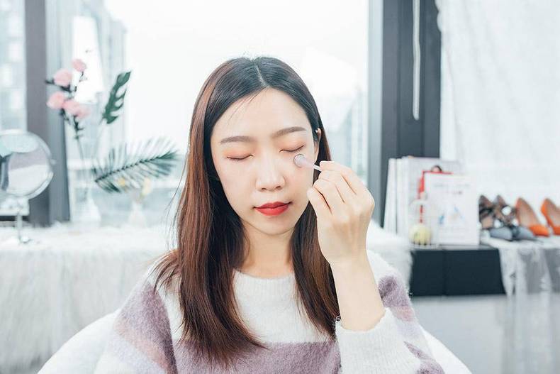 雪花秀雪菁萃眼霜,ahc黄金眼霜和雪花秀眼霜哪个好