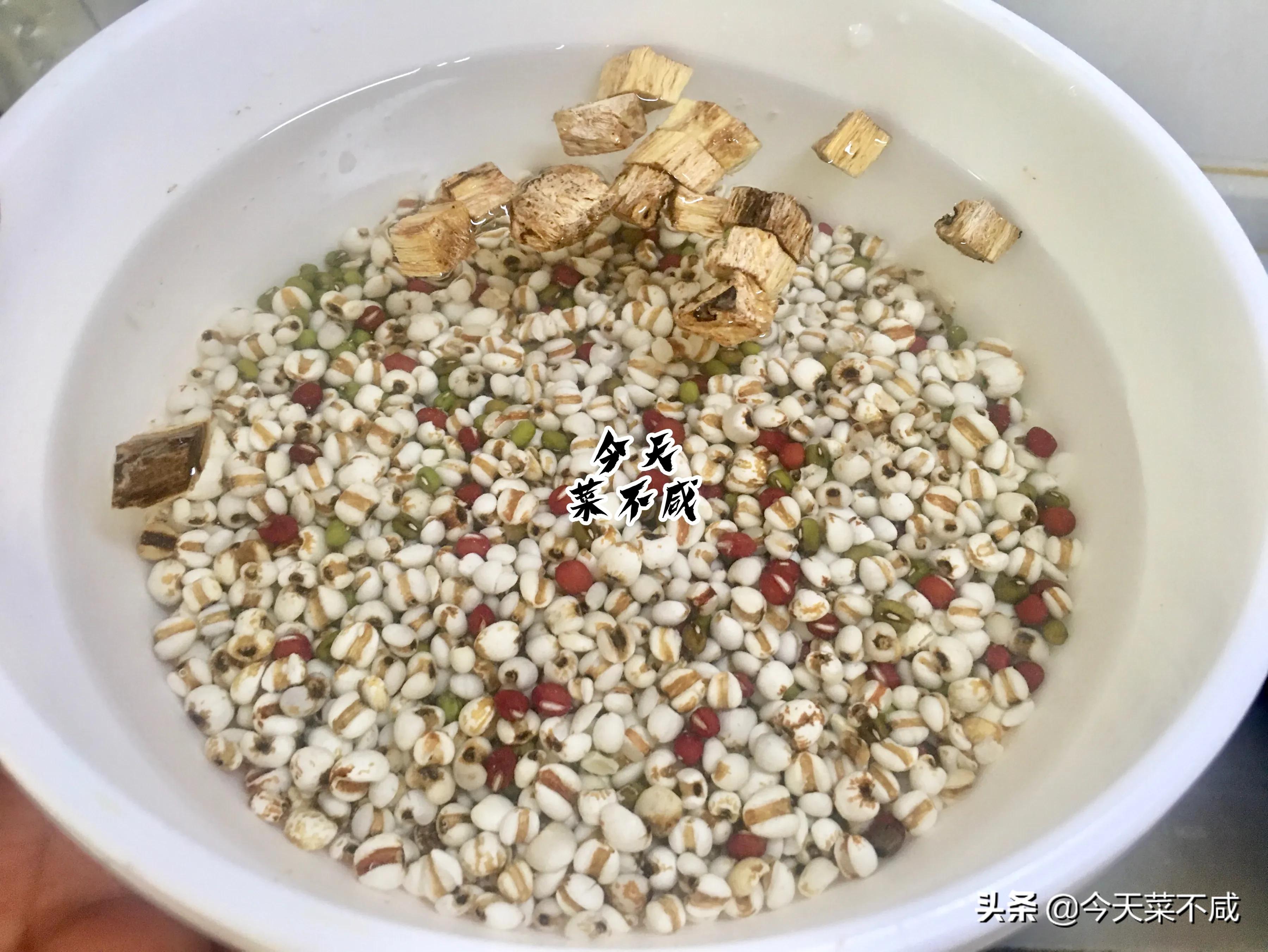 伏天喝红豆薏米水祛湿气效果好,红豆绿豆薏米汤每天喝几次