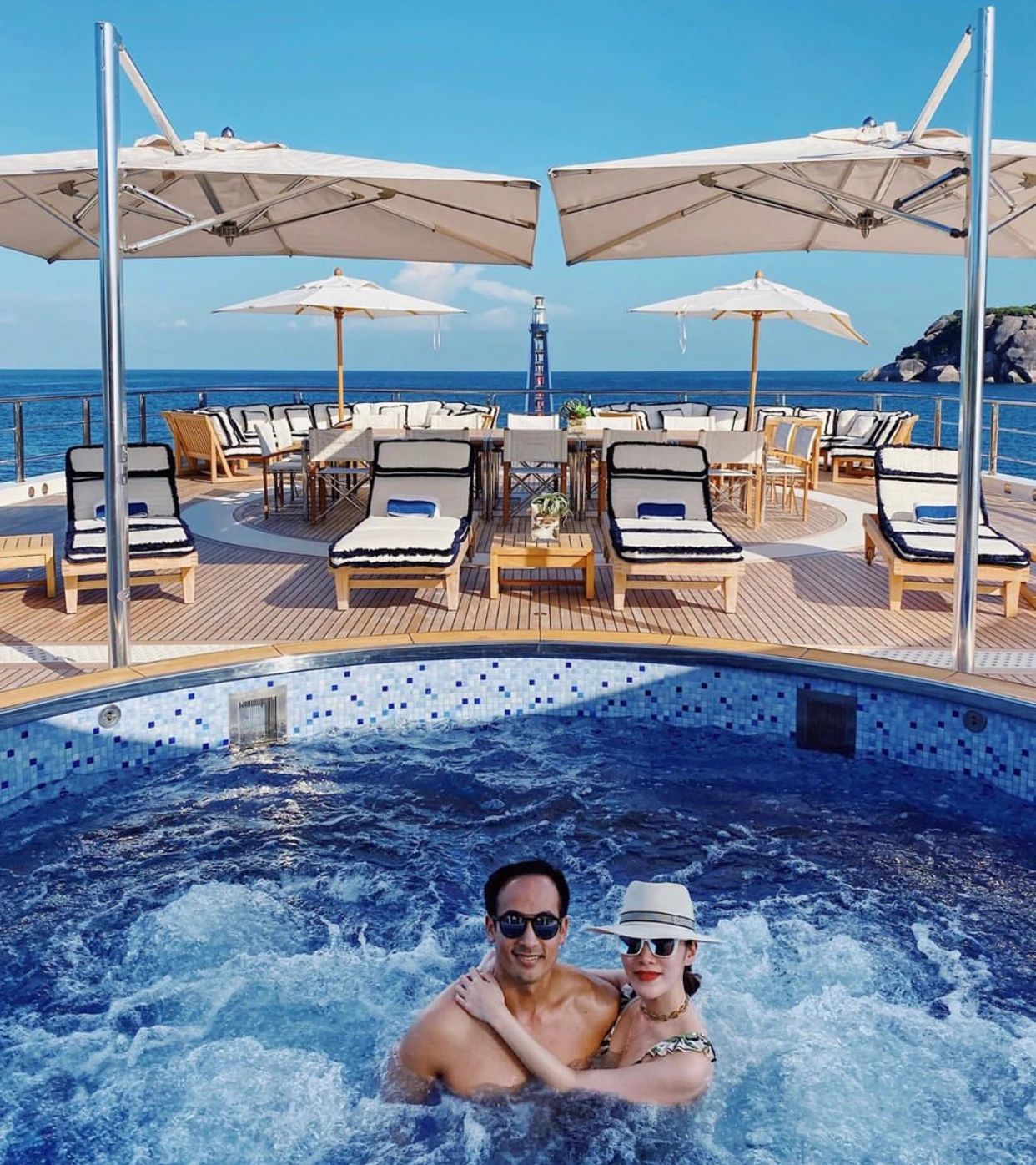 刘德华小姨子炫富上瘾？爱晒家中整墙名牌包，全身名牌堆砌太高调