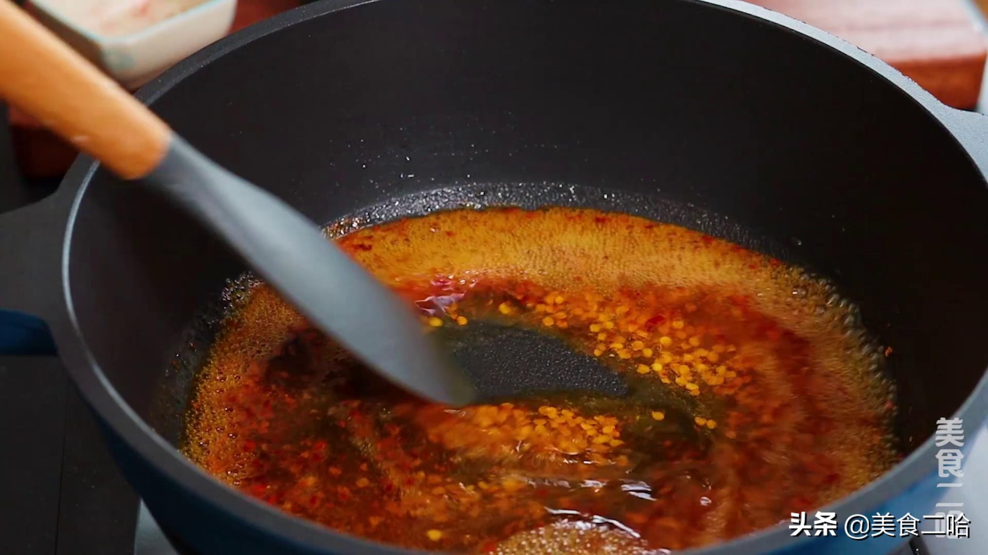 自制烤面筋:半斤粉能做30串,劲道麻辣,在家轻松实现面筋自由