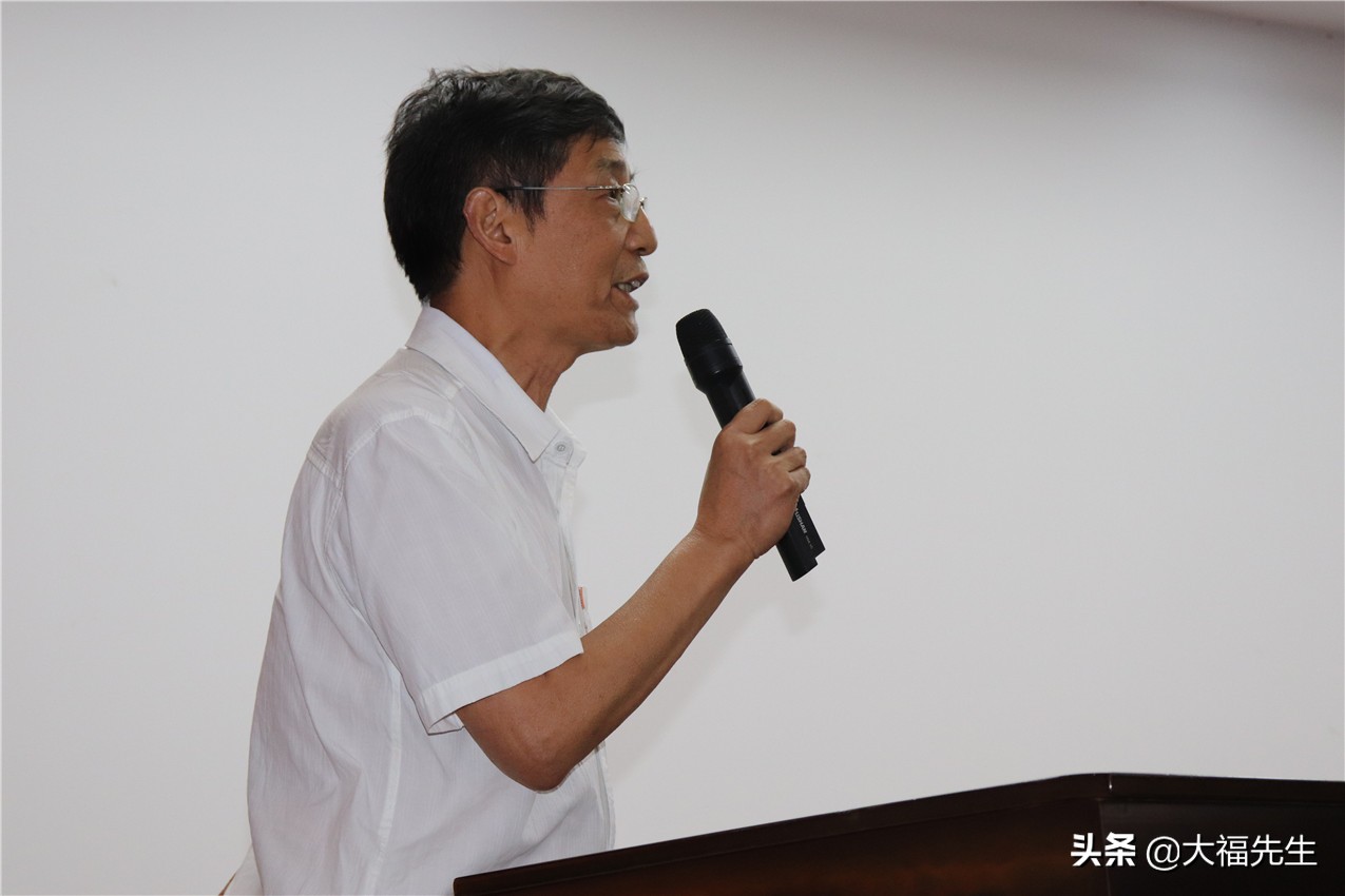 钢铁年代战友重逢,钢铁情怀