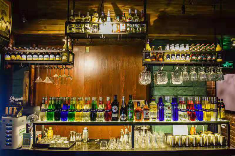 越来越多年轻人玩游戏,现在的年轻人去轰趴