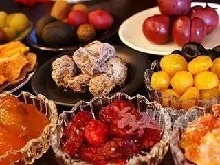 长期吃垃圾食品对孩子有什么危害,危害儿童的垃圾食品爆米花巧克力