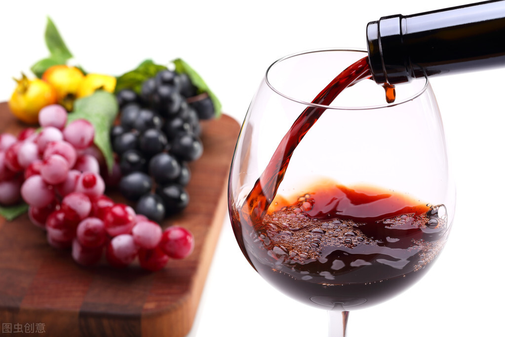 浙江大哥利用“买红酒送路虎”，五天时间收款900万，模式可借鉴