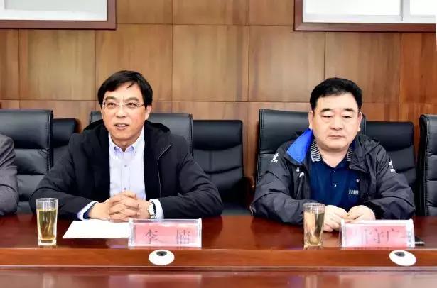 路克士足球服,足球路克士