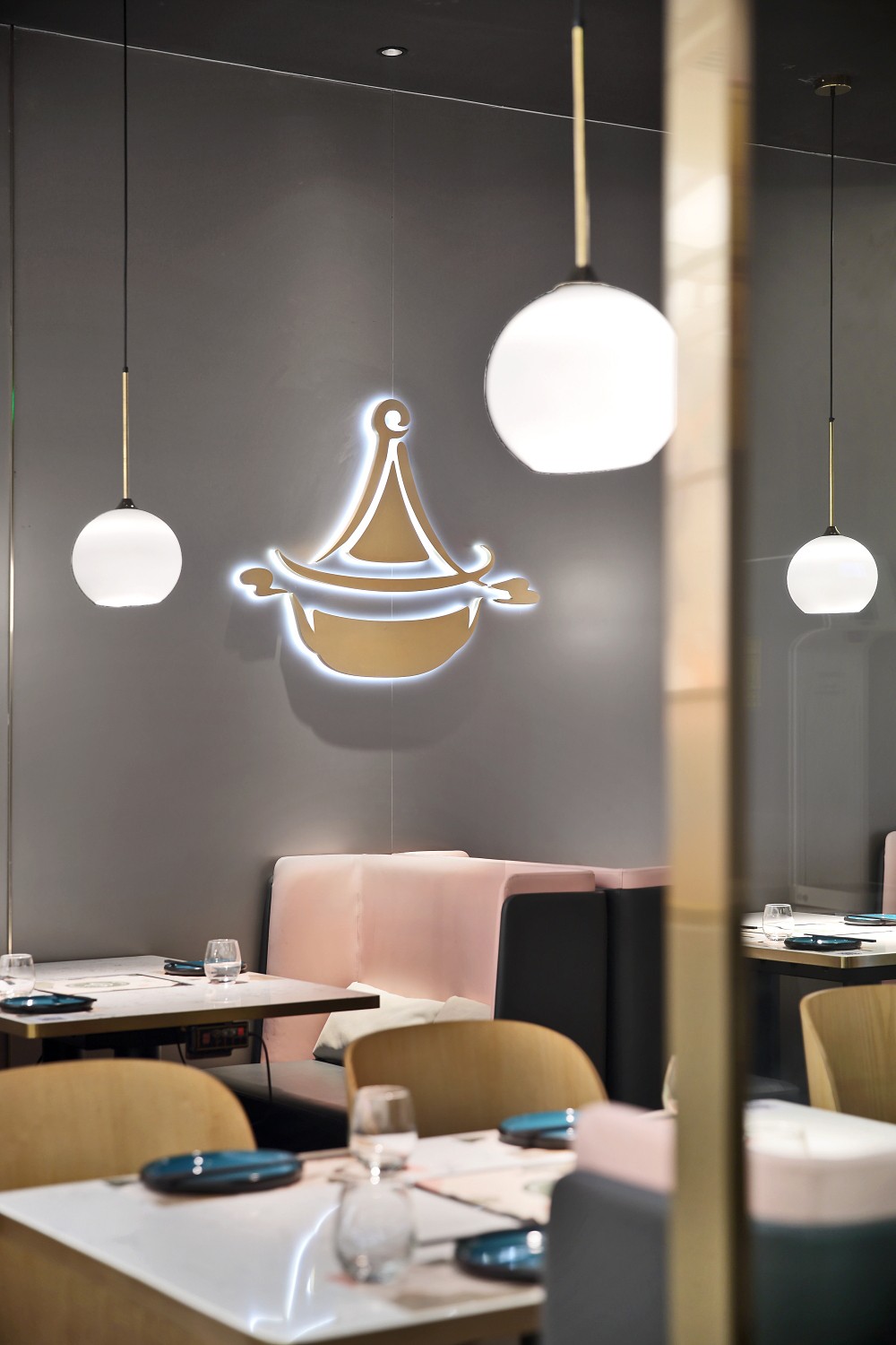 艺鼎新作|黄记煌从清朝来，在2019年达到颜值巅峰