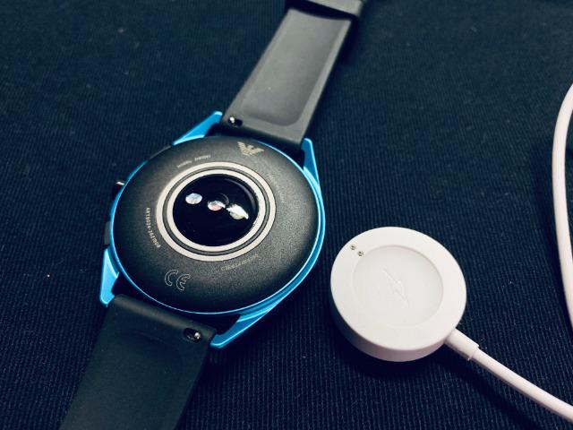 阿玛尼智能手表4代和5代,阿玛尼5a正品手表