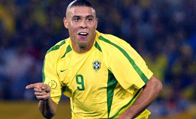 足球世界两大豪门,足球世界怎么选两个球员