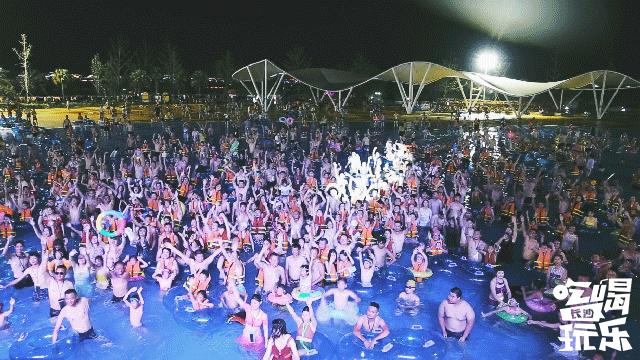 酷炫机车轰炸“洋沙湖”，哈雷电音之夜引爆“欢乐水世界”