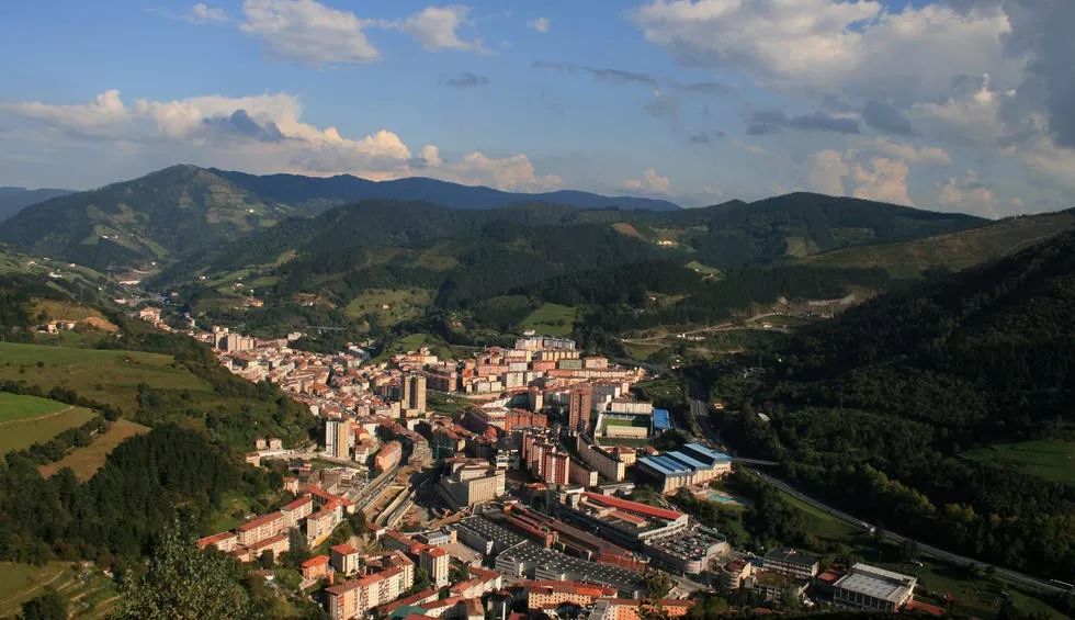 曾靠中国球迷众筹，如今痛击银河战舰，这是支怎样的球队？