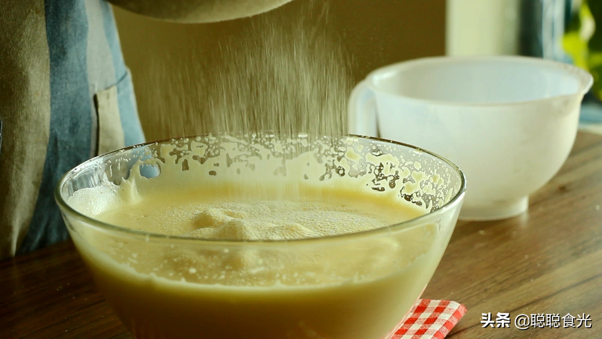 电饭锅蛋糕怎么不塌陷,电饭锅蛋糕开锅塌陷的原因