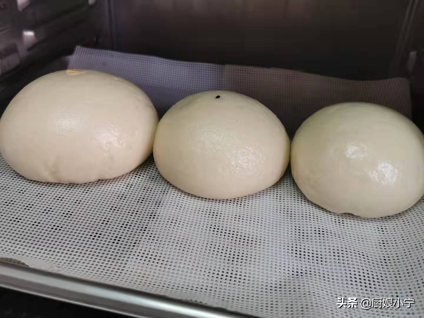 冬季发面馒头不硬的方法,发面馒头蒸熟不塌陷的秘诀