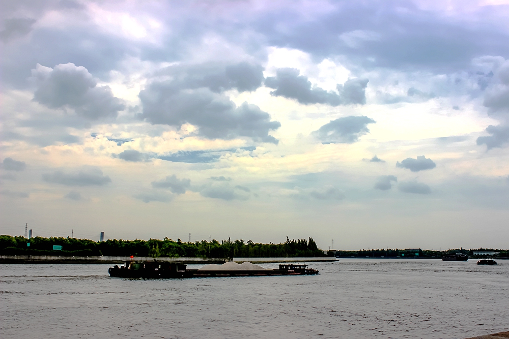 黄浦江是上海的母亲河全长114公里,上海母亲河黄浦江发源于哪个湖