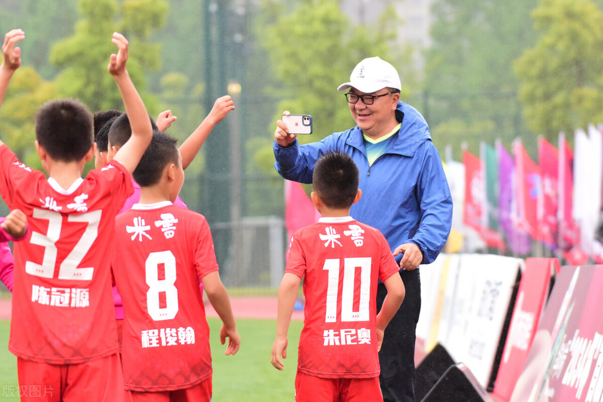 徐根宝青训和董路足球小将,董路超越徐根宝