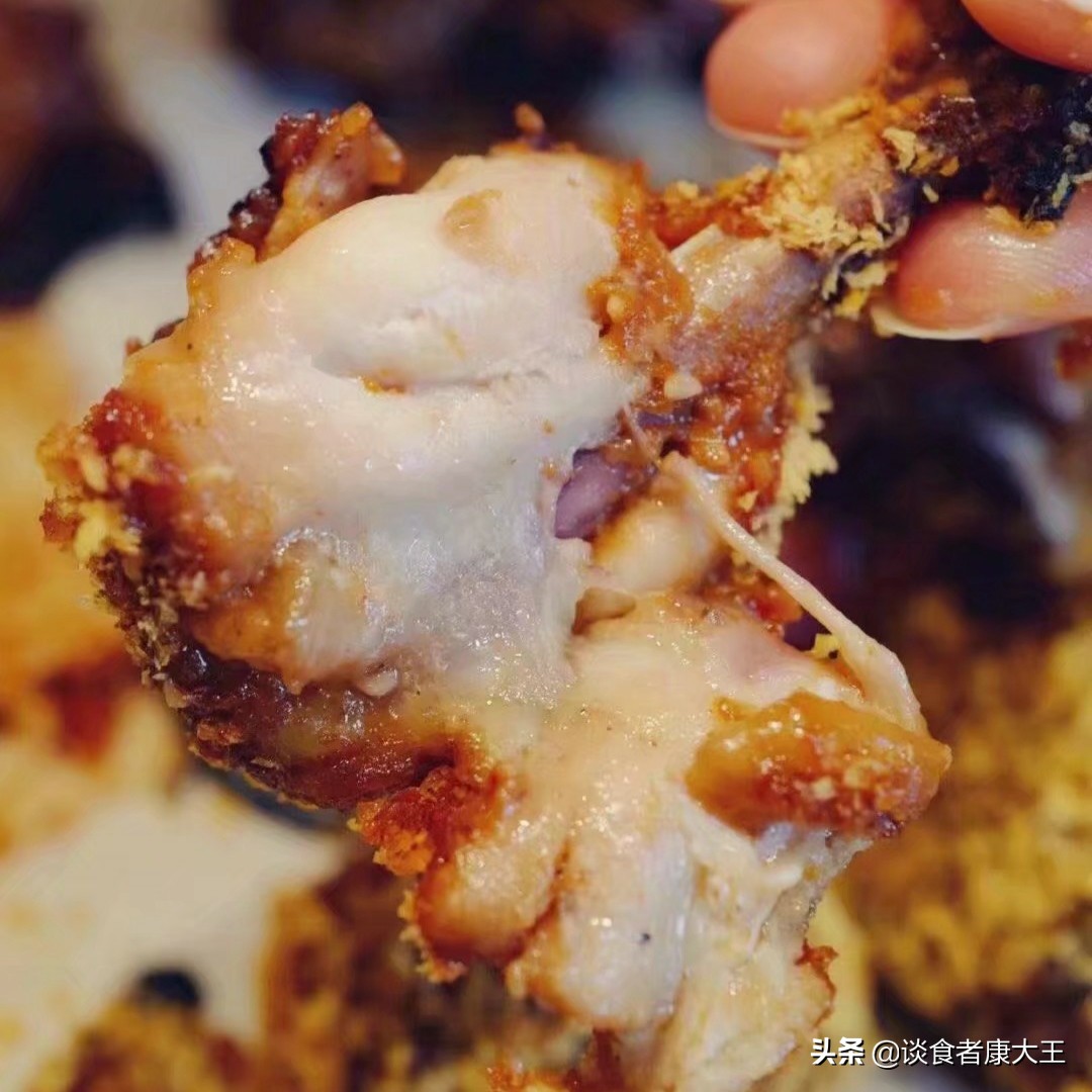 肯德基炸鸡腿是怎么做的,原来肯德基的鸡翅是没有骨头的