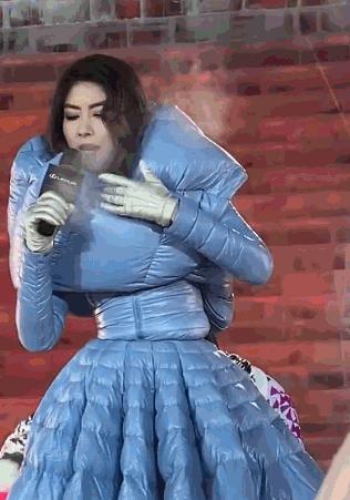 陈慧琳冬天室外唱歌,陈慧琳冬天有多冷