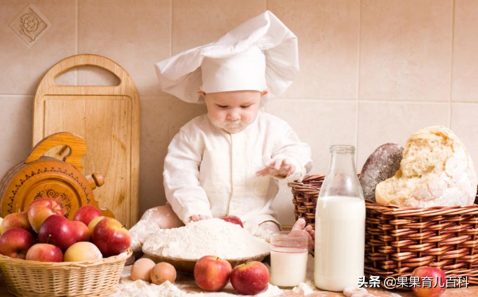 宝宝胀气爸爸应该怎么做,新手父母如何应对宝宝胀气