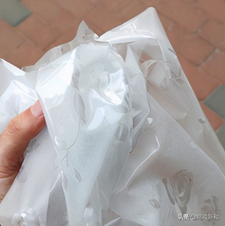 家里窗户贴膜效果图,家里窗户贴膜的优缺点