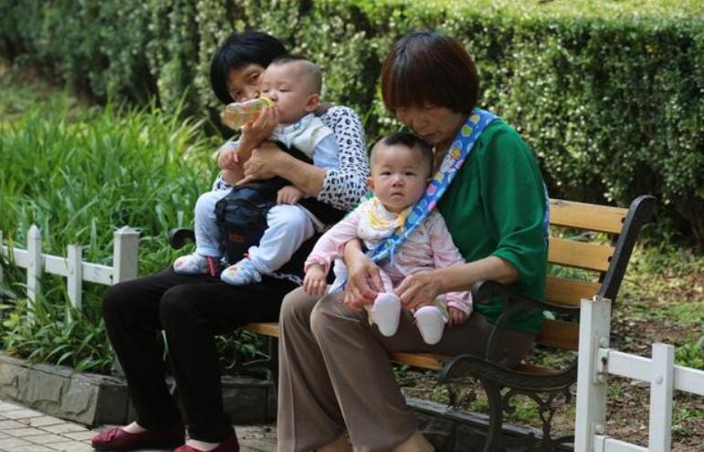 双职工家庭生两个孩子,双职工只生一个孩子