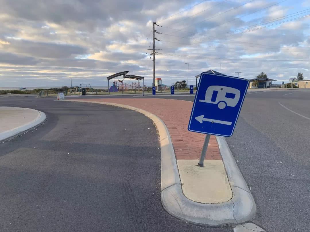 这地方是男人天堂,我们的大宝马也怕了