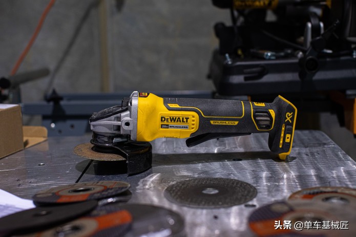 这应该是最大的自行车车锁了,据说可以防御任何攻击