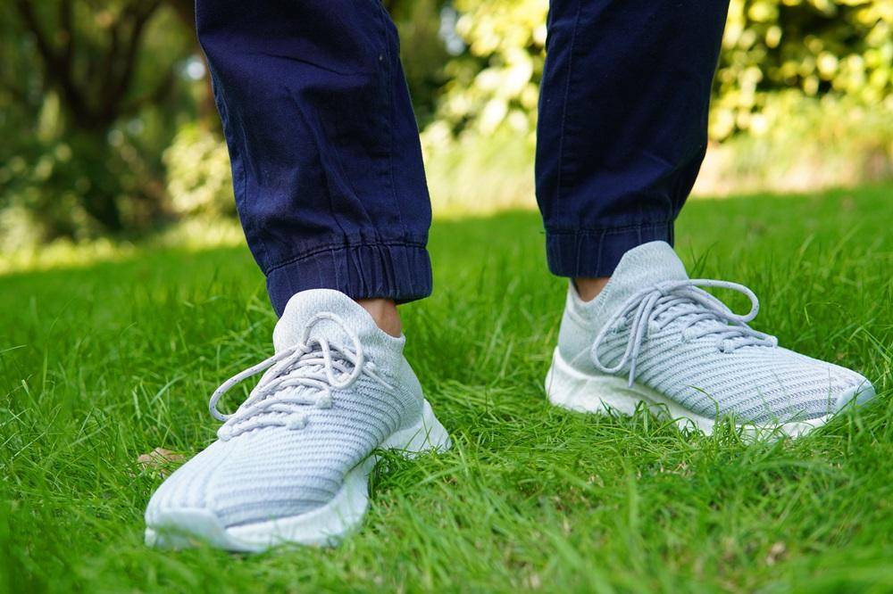 99买了双连鞋盒都没有的轻跑鞋,简单唠唠体验