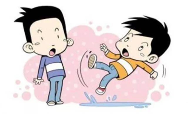 上学时期你经历过最尴尬的事,盘点上学时期的三个尴尬瞬间