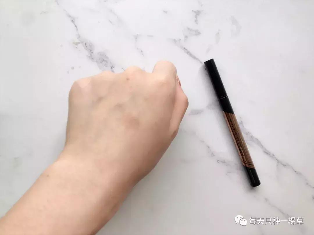 不动刀也能拥有完美五官,欧阳娜娜同款细框眼镜