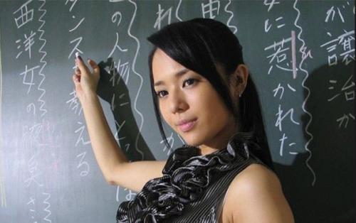 苍老师的孩子看到她以前的作品会怎么样呢