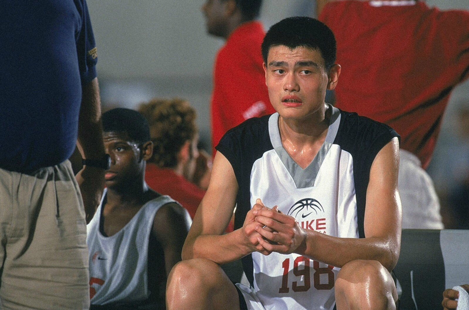 姚明为何选择了锐步,锐步签约姚明带来多少收益