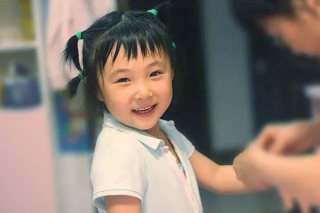 ps教程3步解决照片偏黄,图片有色差如何在ps改