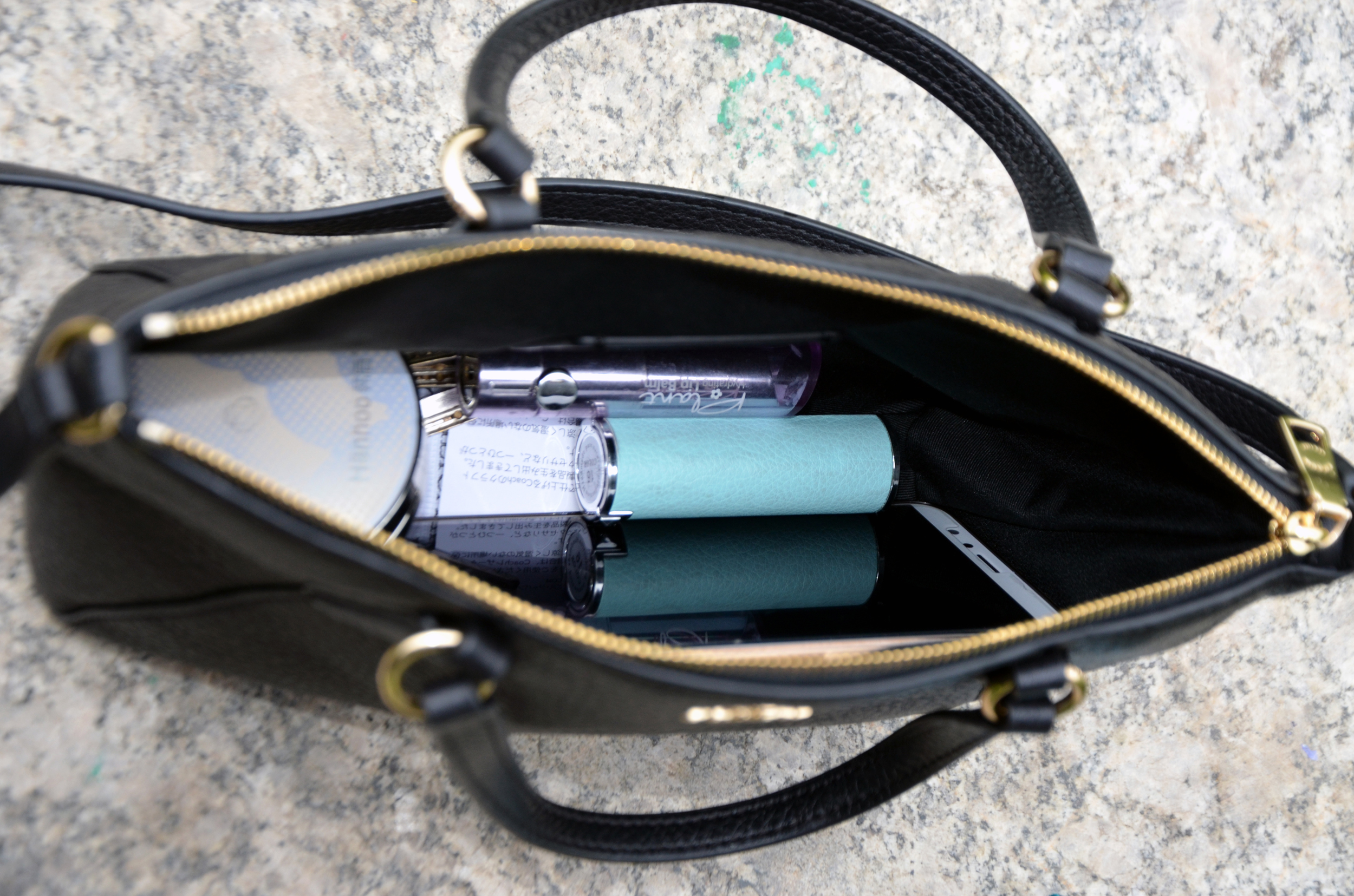 蔻驰女包必买的马鞍包,蔻驰女包6000多有哪些款式的包