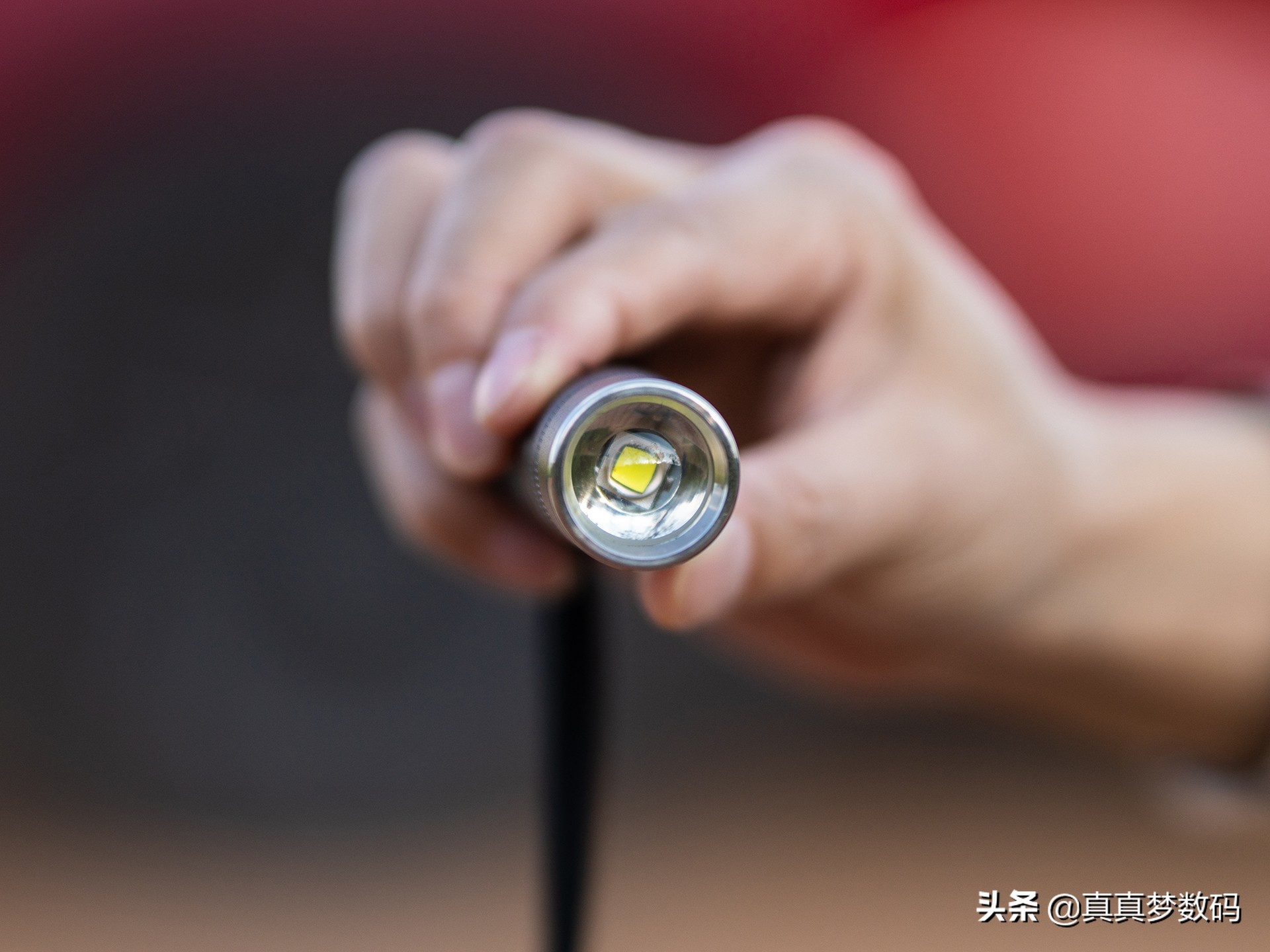 2021强光手电选购经验篇一:盘点我的高性价比强光手电筒