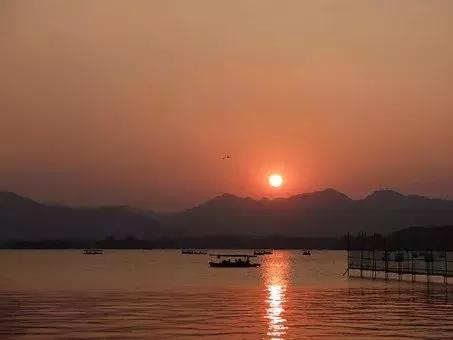 描写山水夕阳的句子,描写山水的好词好句好段摘抄大全