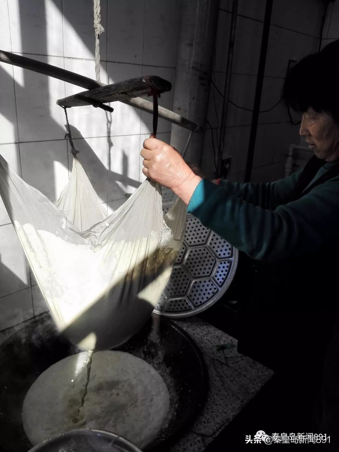 腊月二十五推磨做豆腐抖音片头,腊月二十五推磨做豆腐真人照片