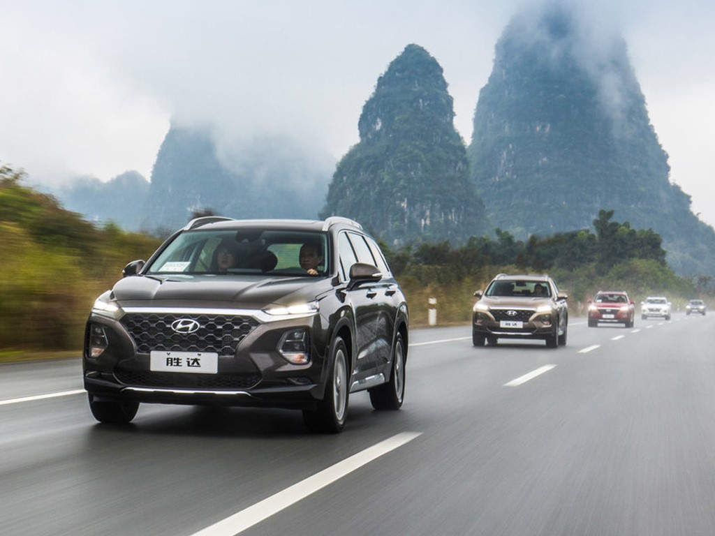 第四代胜达优惠8万,2023款现代胜达旅行家与汉兰达