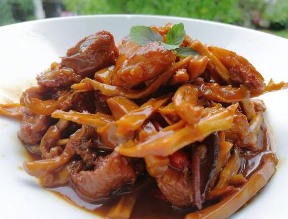 香菇墨鱼烧肉的做法大全家常,墨鱼汁对女性的好处