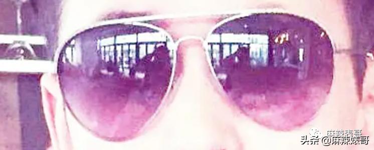 和小鲜肉牵手摸脸，又让人想到他7年前的瓜…