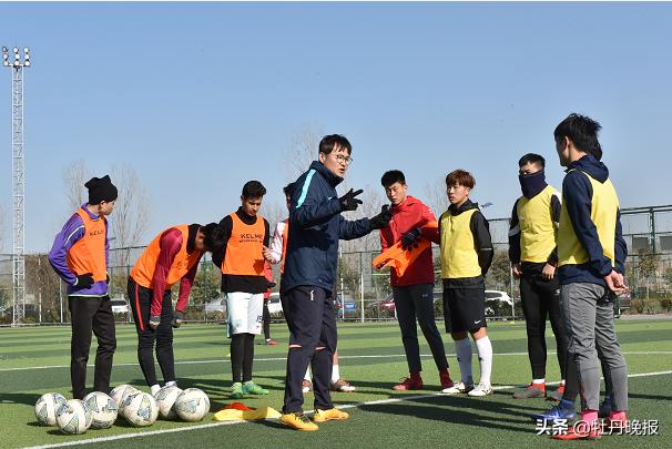 菏泽足球乙级联赛,菏泽足球俱乐部有哪些职业联赛