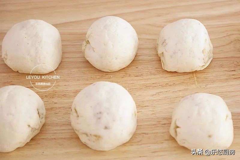 一斤面粉可以做几个油酥烧饼,1斤面粉可以做多少个饼