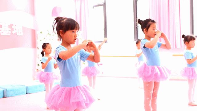 许昌小公主养成地又开新店啦！来见识一下，什么叫学舞蹈的气质