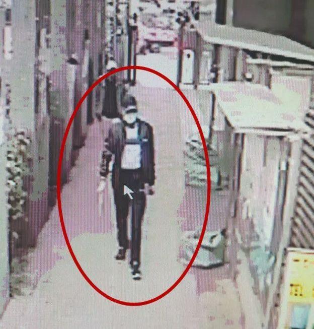 25岁女性遭入室抢劫,30岁女性被入室抢劫