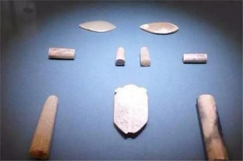 汉代玉的特征图片,汉代玉跪人造型特点